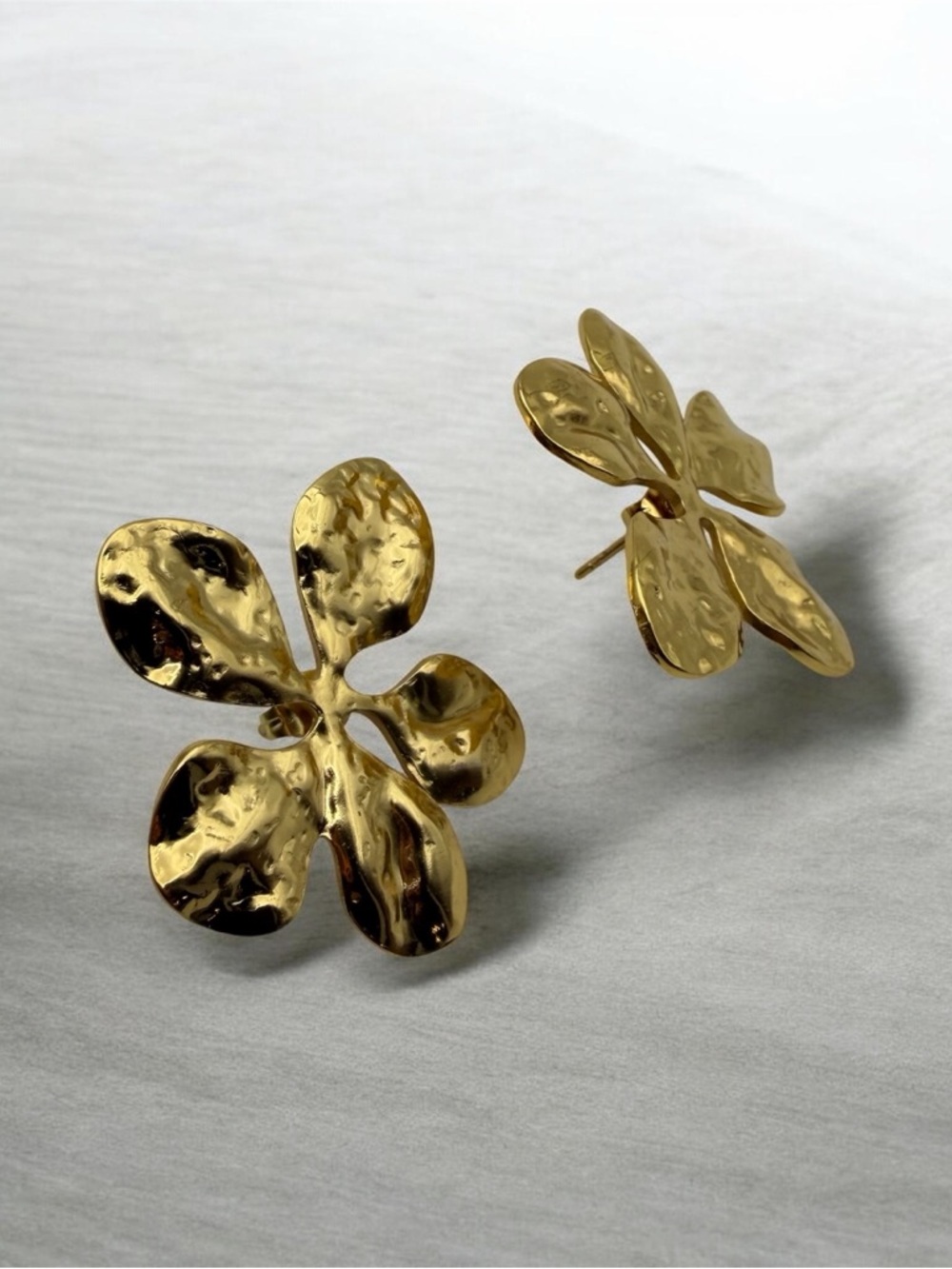 Floral Petal Pushback Earrings Gold Plated NWT